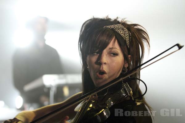 LINDSEY STIRLING - 2013-01-18 - PARIS - La Maroquinerie - 